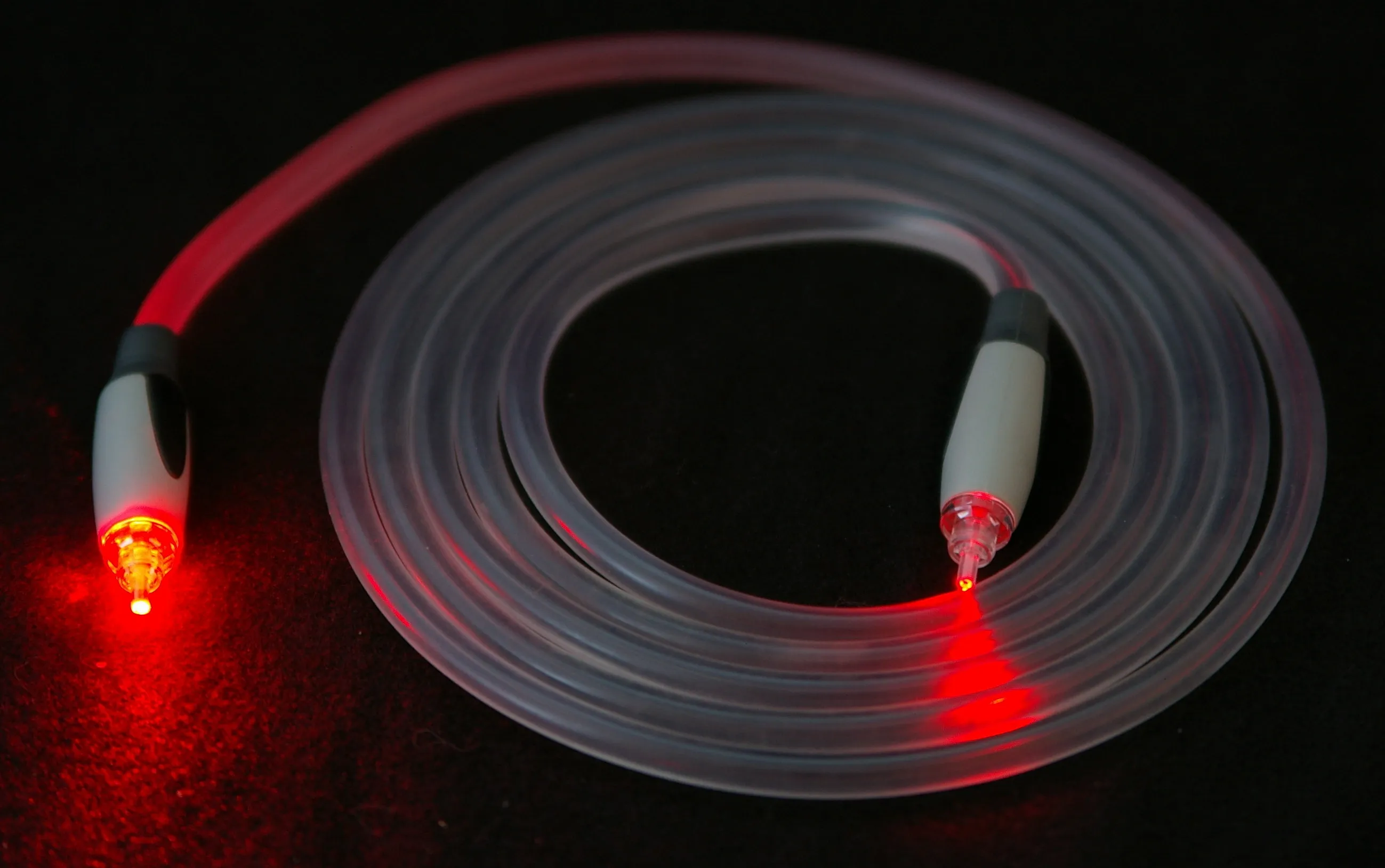 Illuminated fiber optic cable